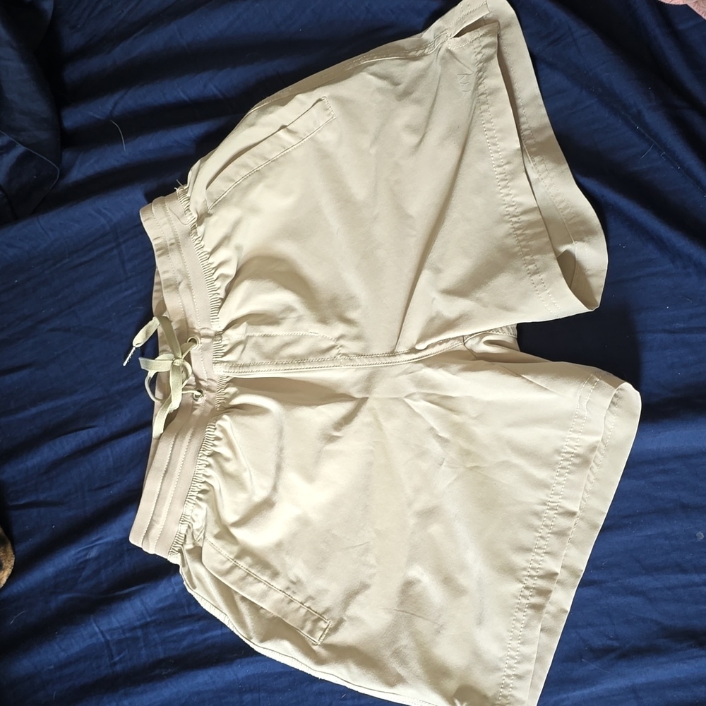 YYV shorts